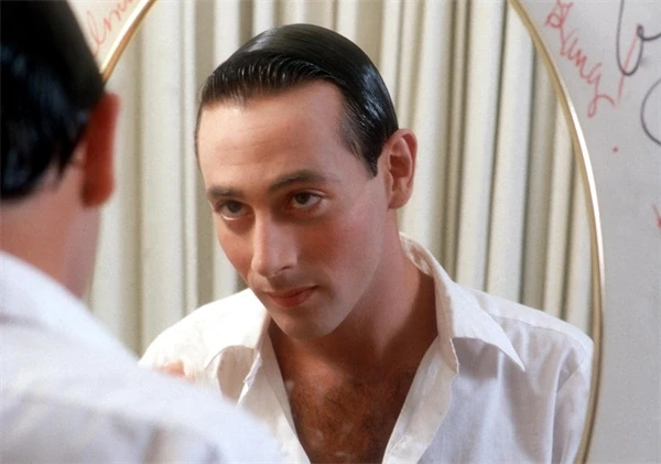 Pee-wee looks at himself in mirror in "Pee-Wee as Himself".